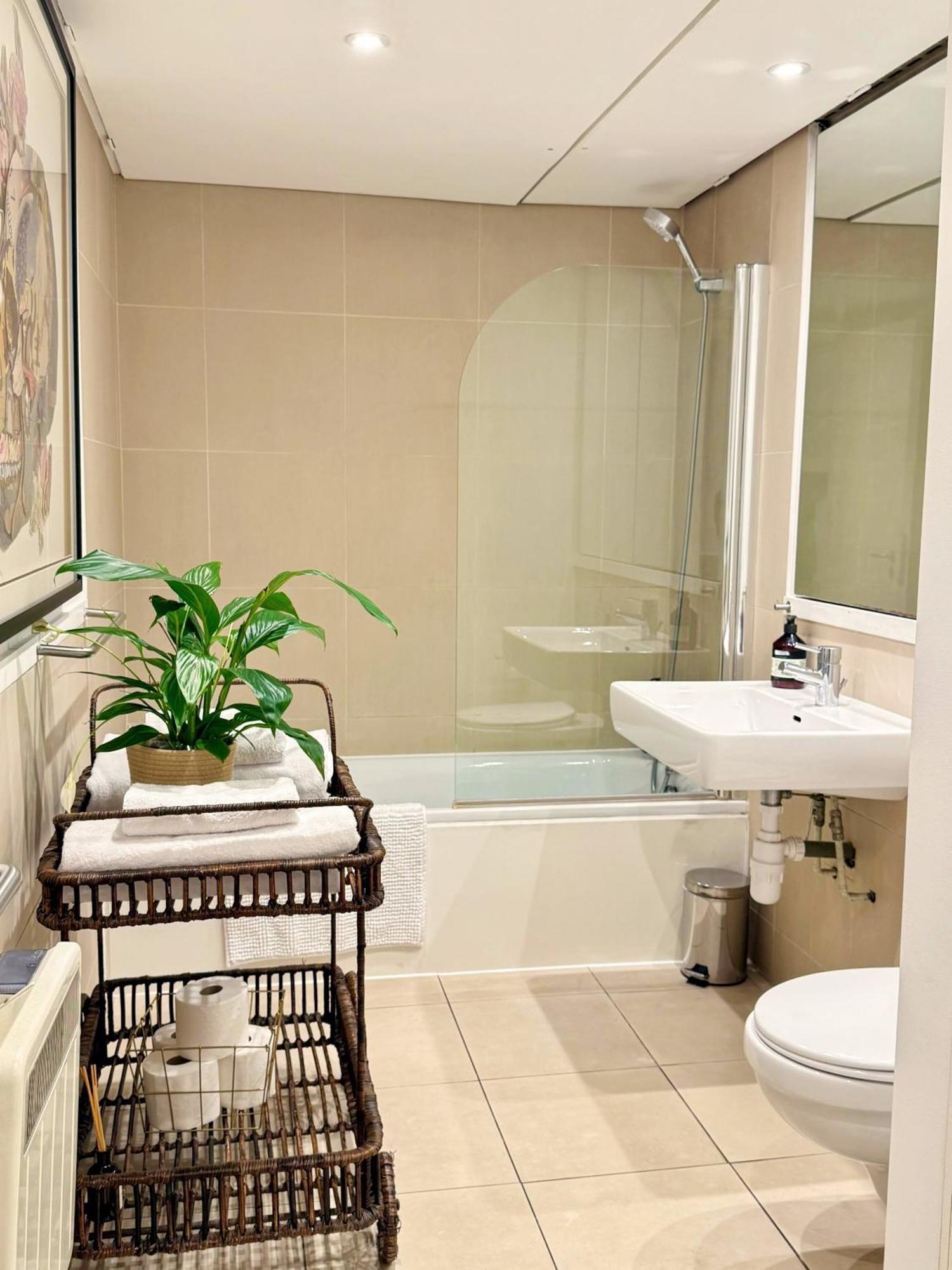 Spacious West End Duplex Apartment, W1 Central London Exterior photo